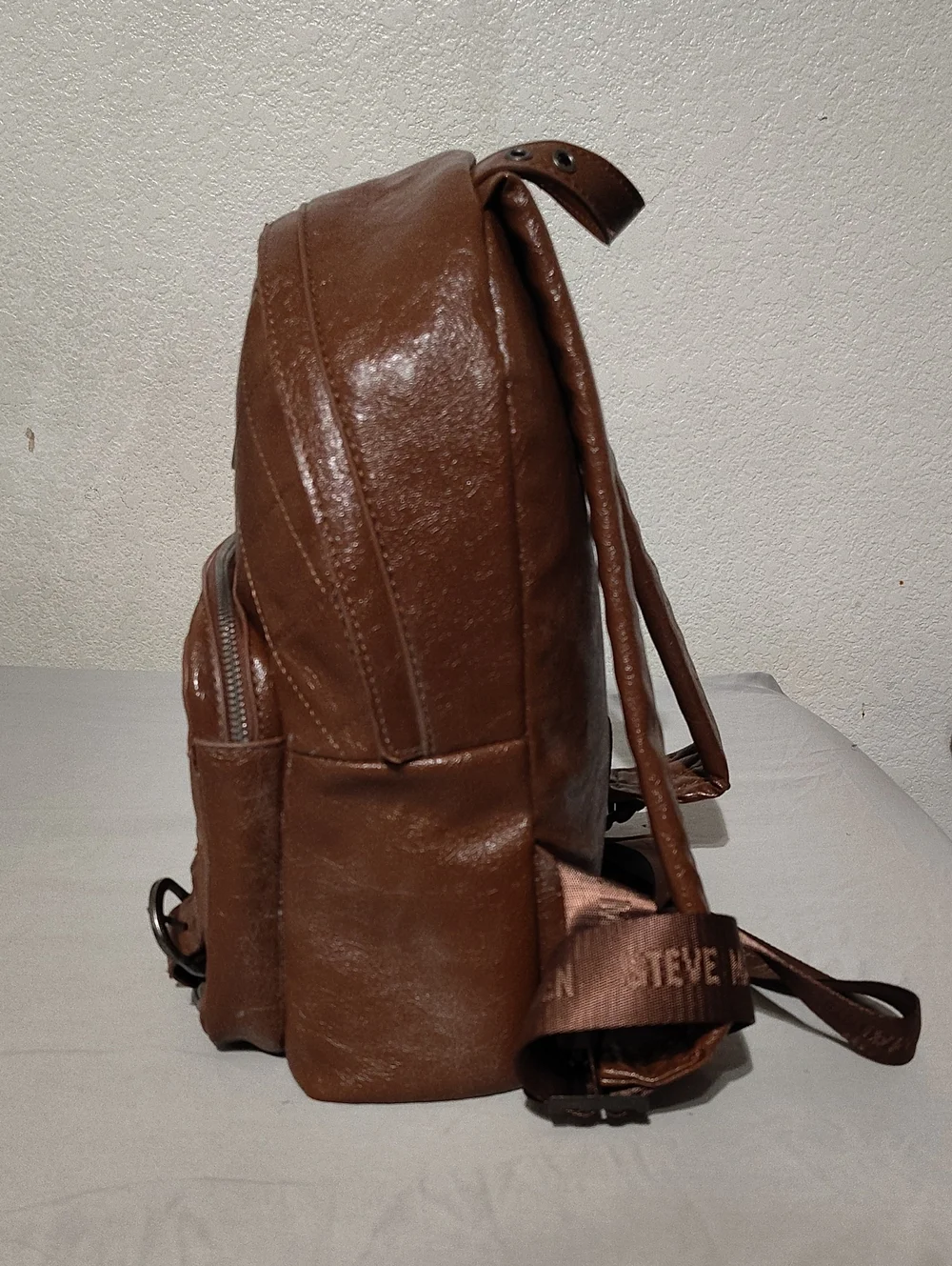 Steven Madden Brown Leather Bathpack With Adjustable Straps